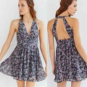 Urban Outfitters Chiffon Cocktail Dress Size 6 Fits like 2 or 4